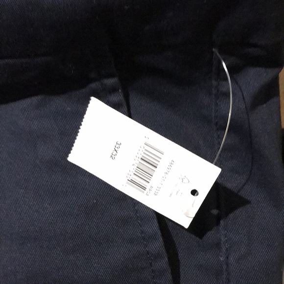 Essential Khaki Straight GapFlex extra flexibility 33 x 32 color:navy blue - Picture 8 of 9